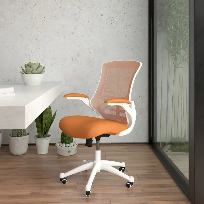 Chaise de bureau ergonomique pivotante en maille à dossier mi-haut avec accoudoirs relevables