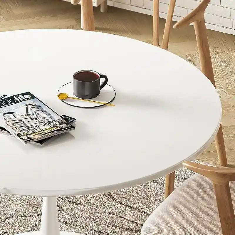 Table de cuisine ou de salle à manger ronde Grondin de style moderne du milieu du siècle, avec plateau en MDF de qualité supérieure et pied central en acier.