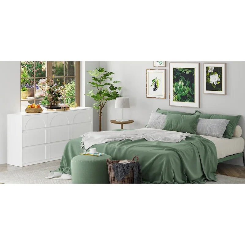 Commode blanche à 9 tiroirs au design moderne et dotée de dispositifs de sécurité